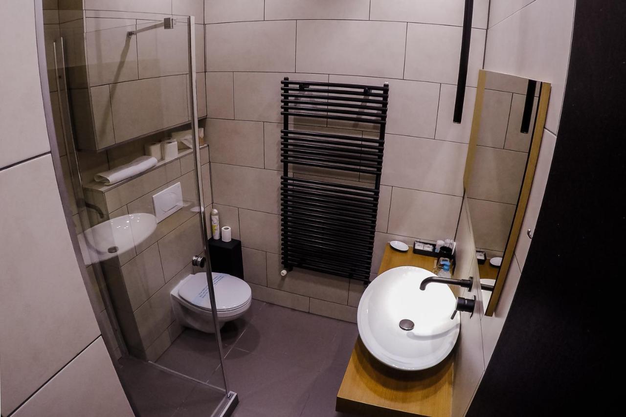 Sohaz Panzio Es Apartmanhaz Solnok Dış mekan fotoğraf